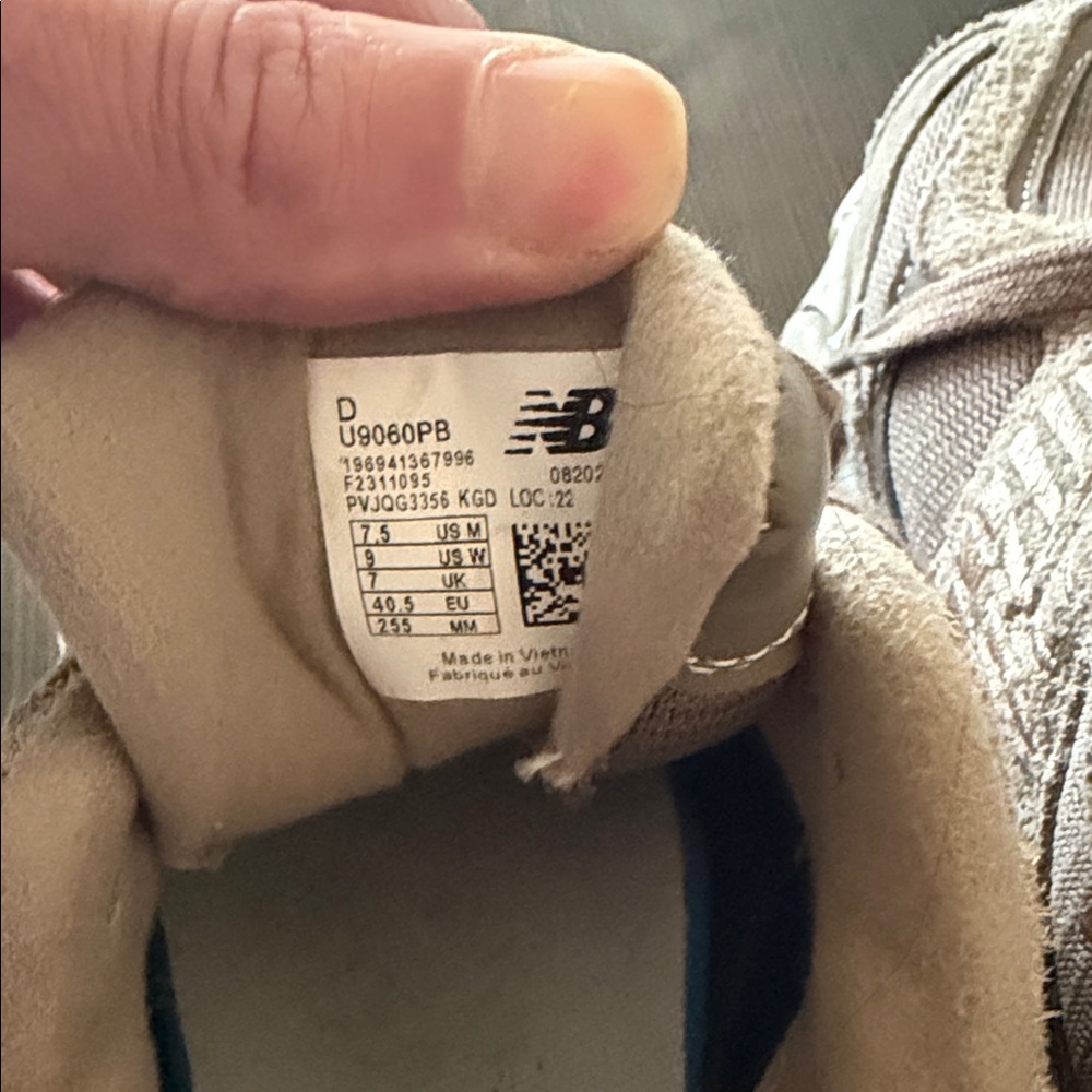 New Balance Women's 9060Tan Suede & Mesh Sneakers Size 9 - Picture 3 of 4